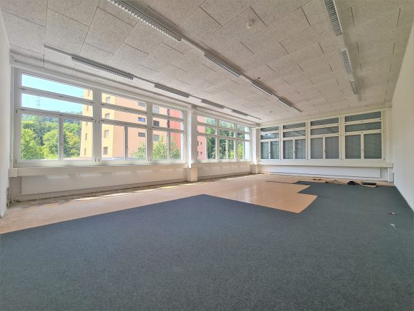 Hanroareal, Gewerberäume zwischen 60-84m2, oder zusammen bis zu 368m2